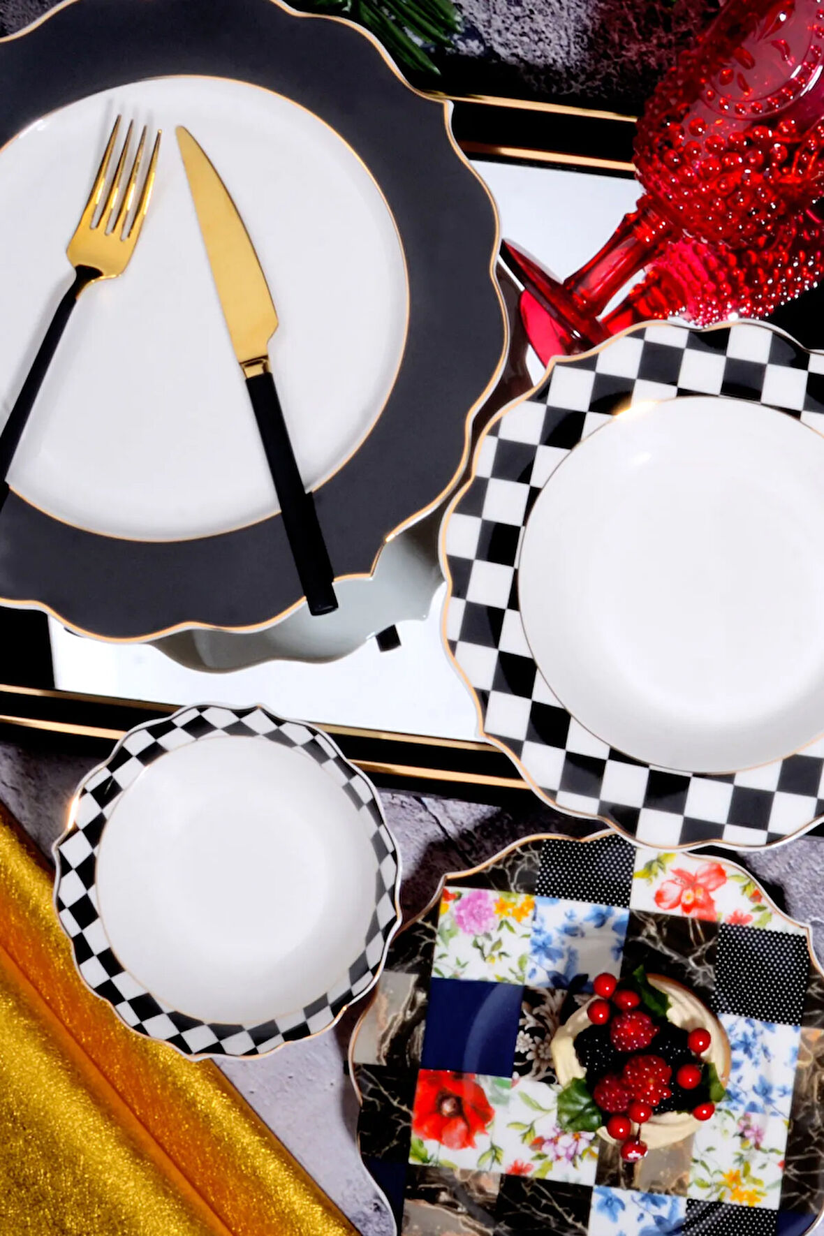 Arya 24 Parça 6 Kişilik Yaldızlı Dekorlu Bone China Yemek Takımı