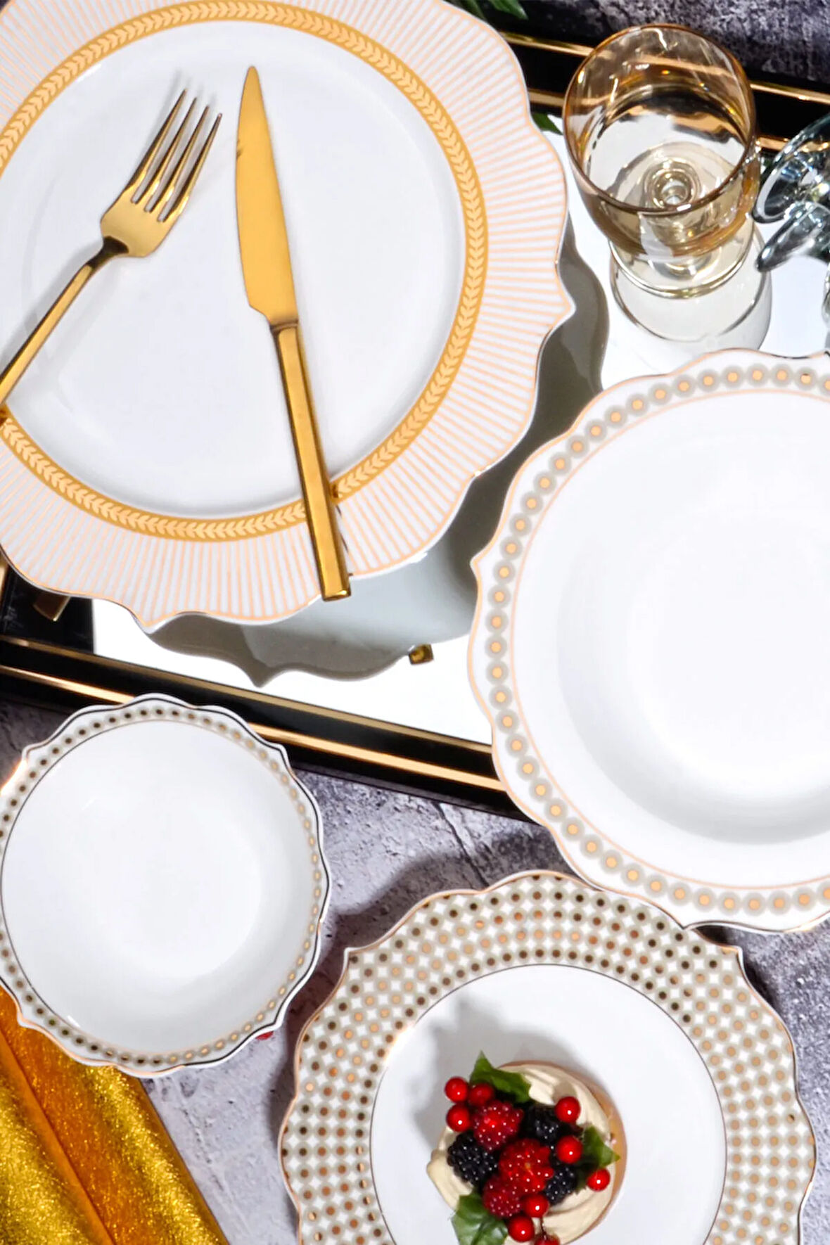 Narin 24 Parça 6 Kişilik Yaldızlı Dekorlu Bone China Yemek Takımı