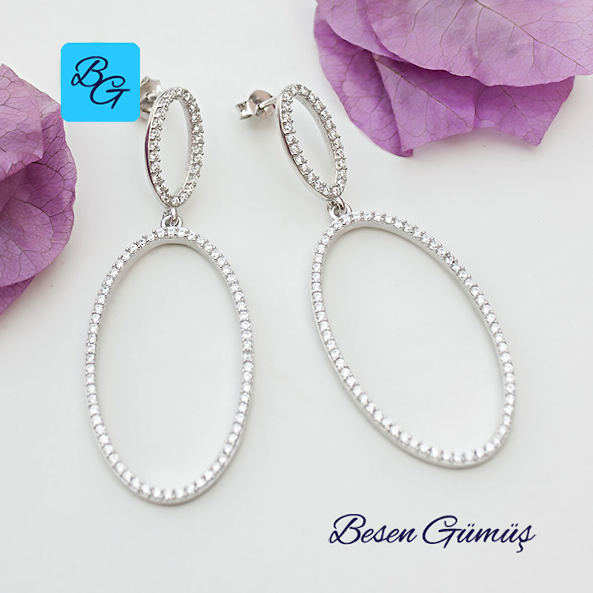Oval Sallantılı Zirkon Taşlı Küpe