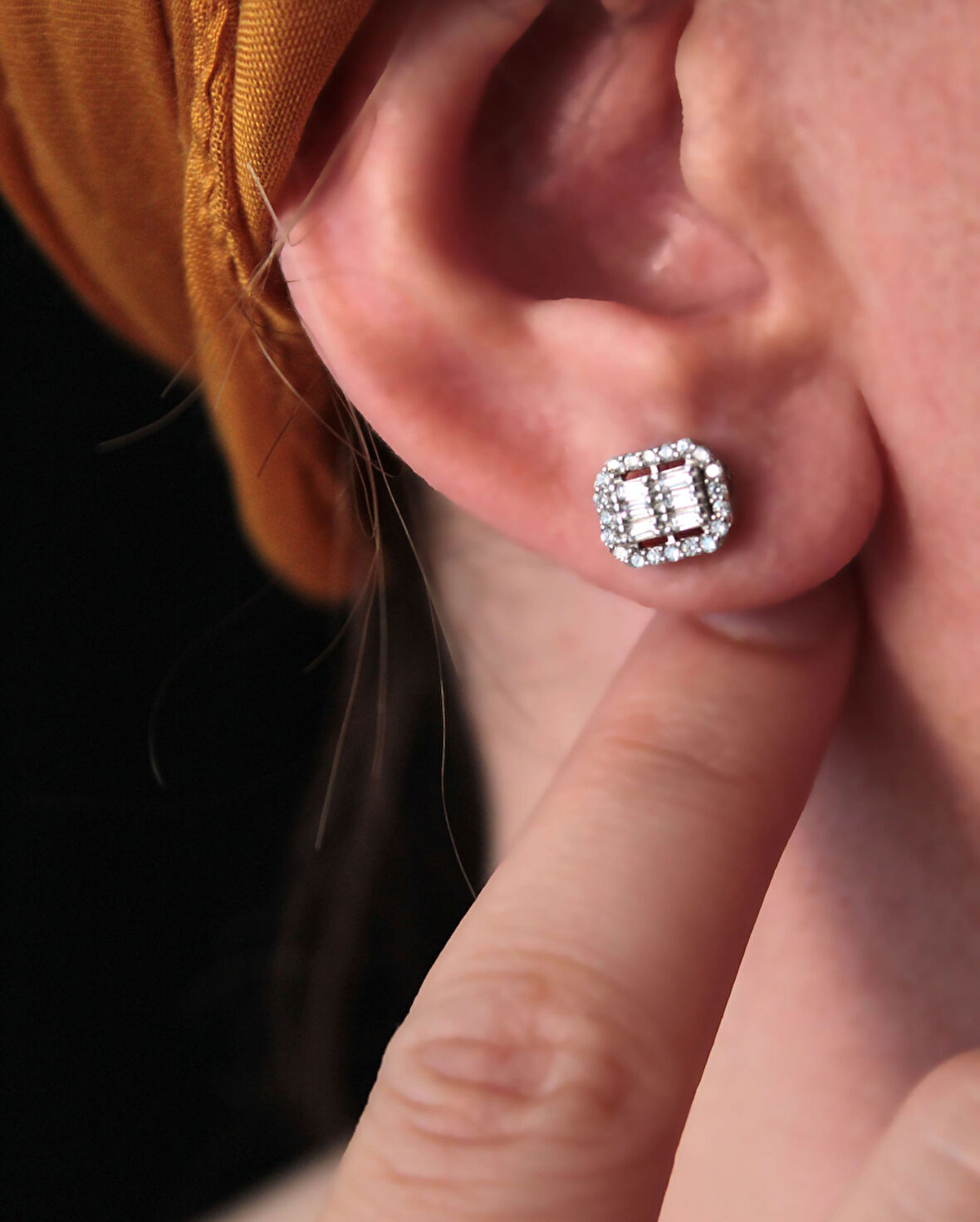 Baget Taşlı Gümüş Küpe