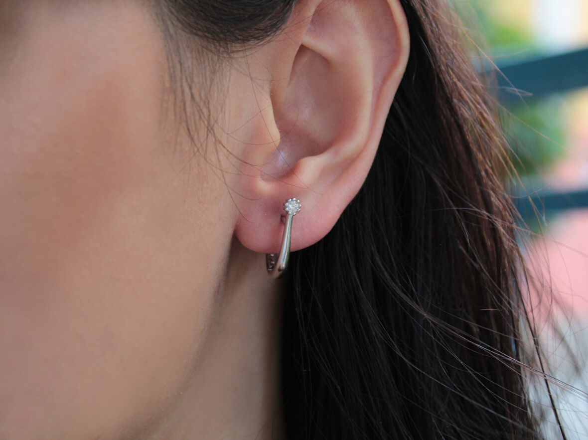 Küçük Zirkon Taşlı Halka Küpe