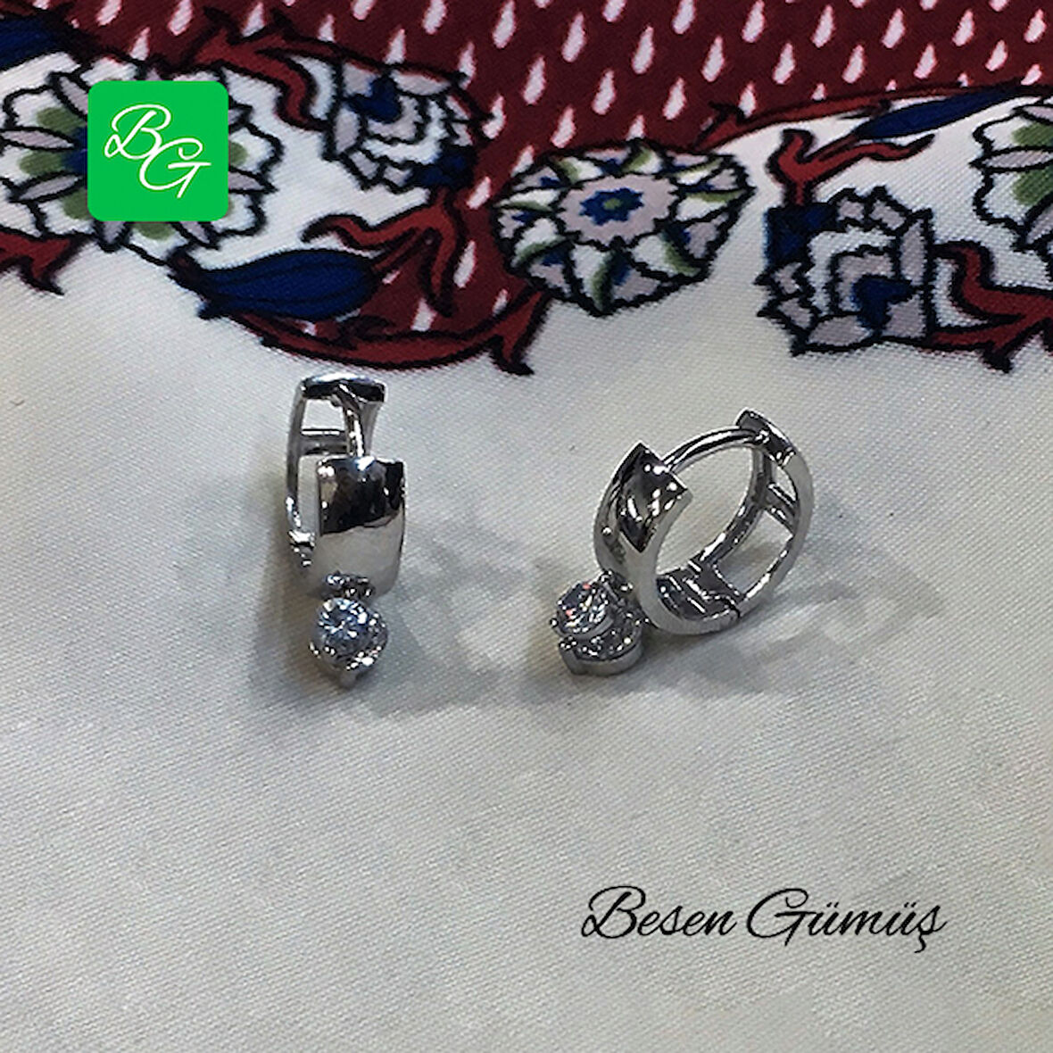 Zirkon İki Taş Sallantılı Halka Küpe