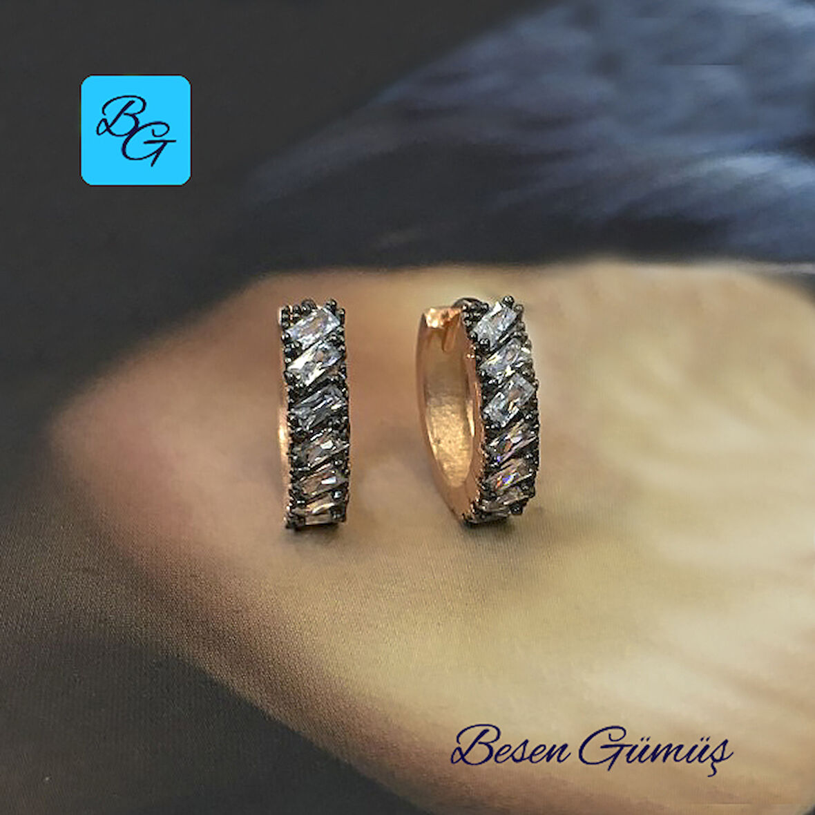 Rose Siyah Dikdörtgen Baget Zirkon Taşlı Halka Küpe