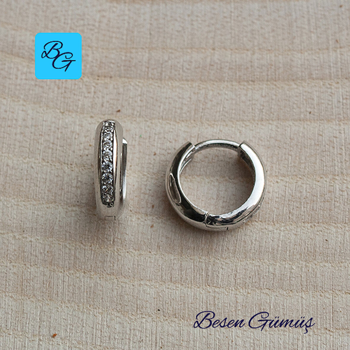 Zirkon Taşlı Kanallı Küçük Halka Küpe