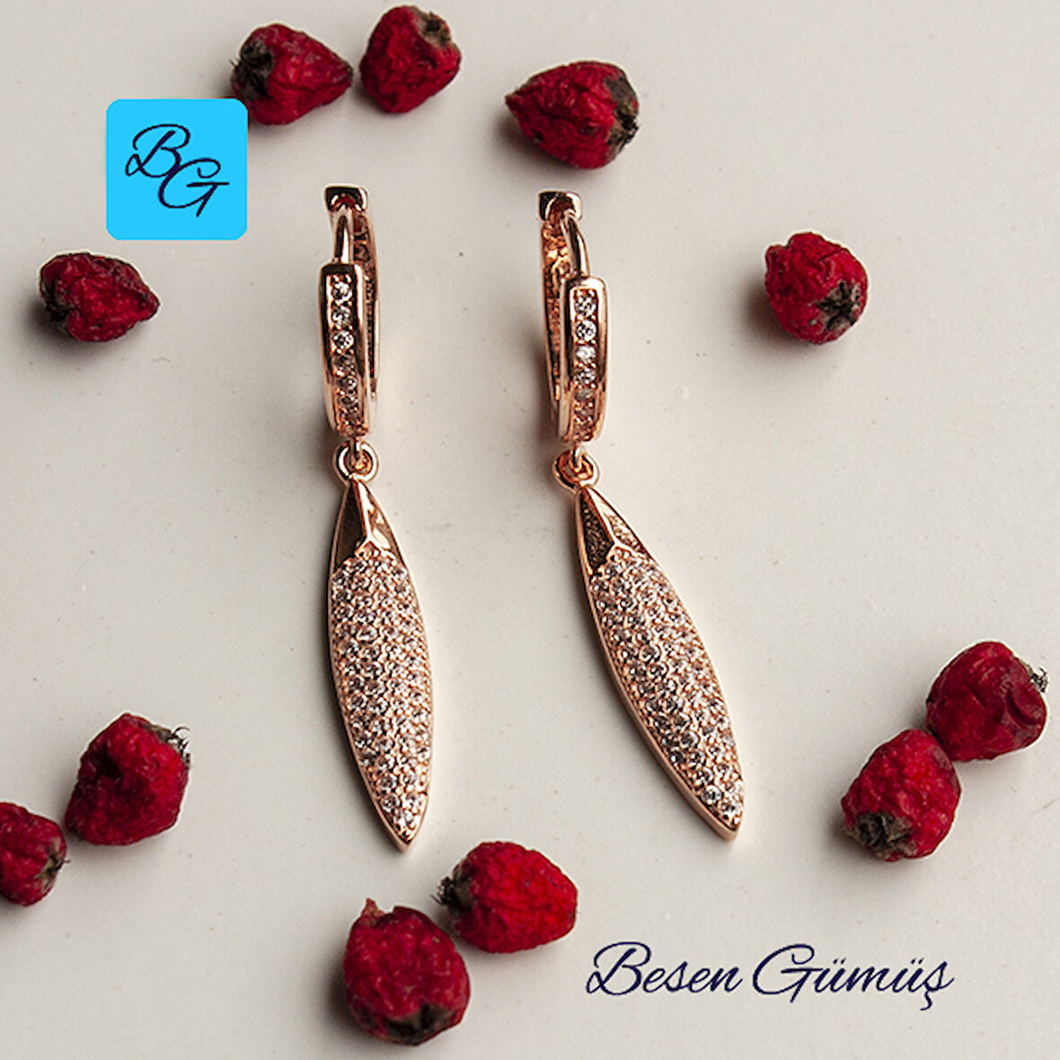 Rose Zirkon Taşlı Oval Sallantılı Halka Küpe