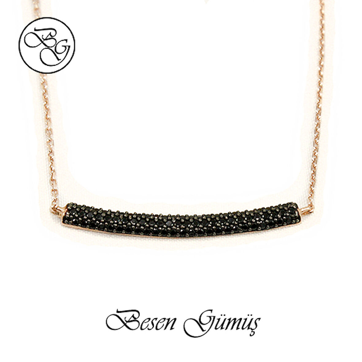 Oniks Taşlı Yay Kolye