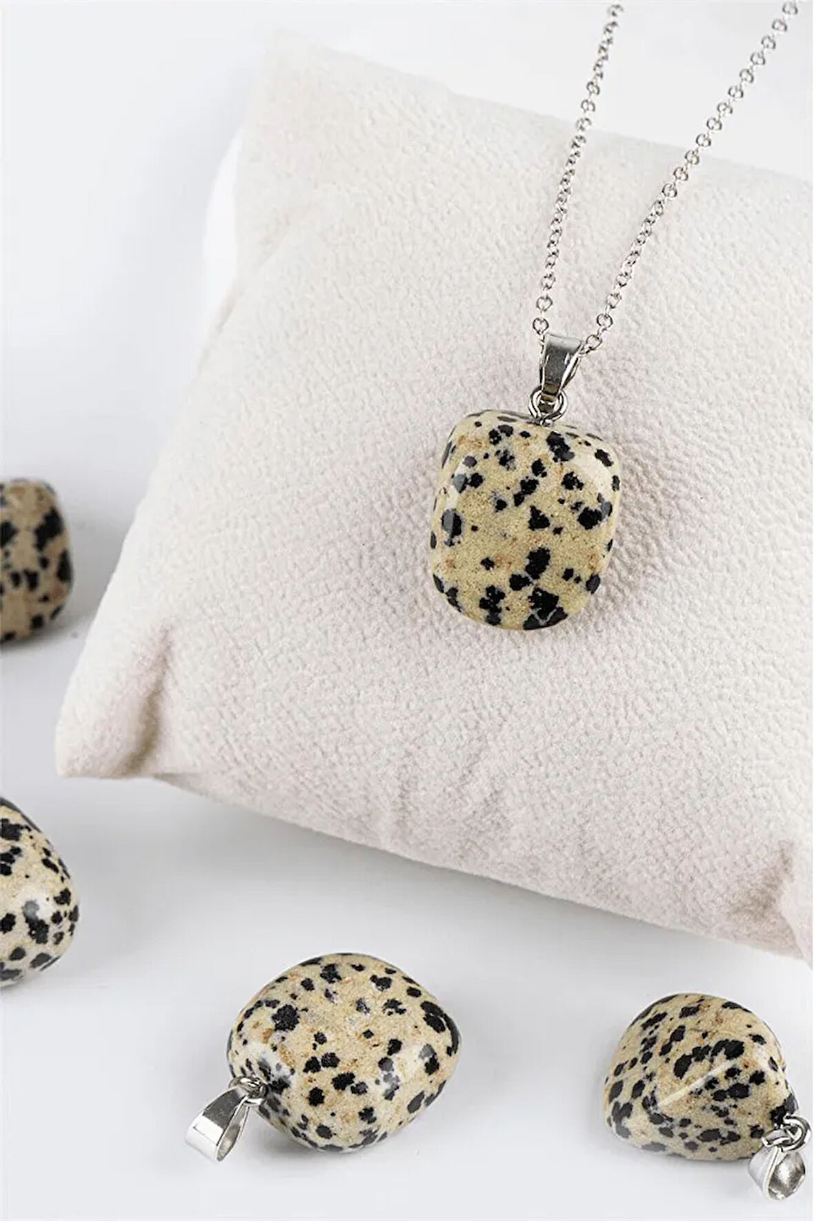 Sertifikalı Tımbıl Model Benekli Dalmaçya Jasper Taşı Kolye