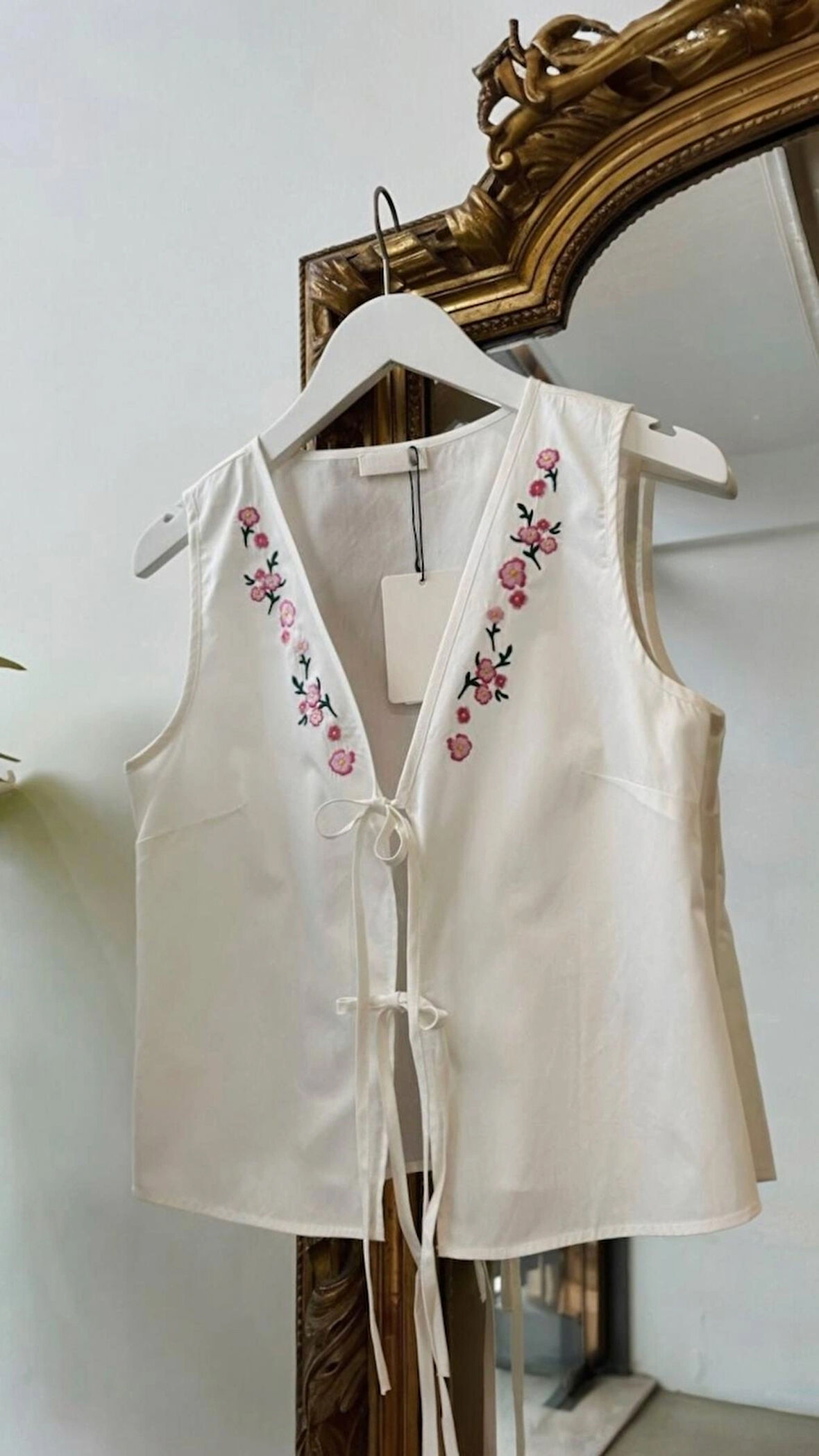 Kadın Ekru Nakışlı Bağlama Detaylı Zarif Yelek