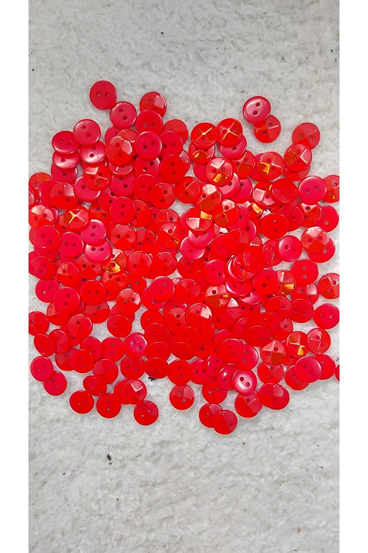 Kırmızı Parlak Sedefli Gömlek Düğmesi 20 Boy  13 Mm(20 Adet)