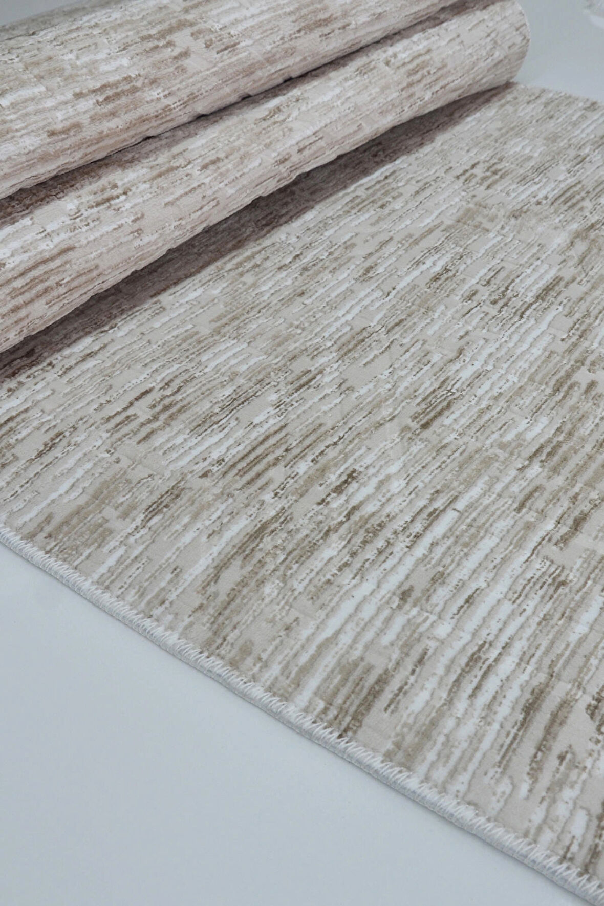 Kaymaz Tabanlı Kesme Kabartmalı Salon Koridor Mutfak Halısı 5015V Vizon