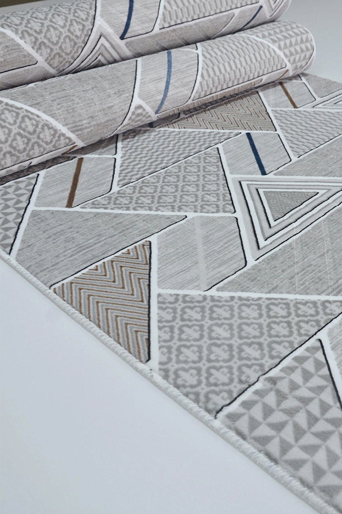 Kaymaz Tabanlı Kesme Kabartmalı Salon Koridor Mutfak Halısı5017G Gri