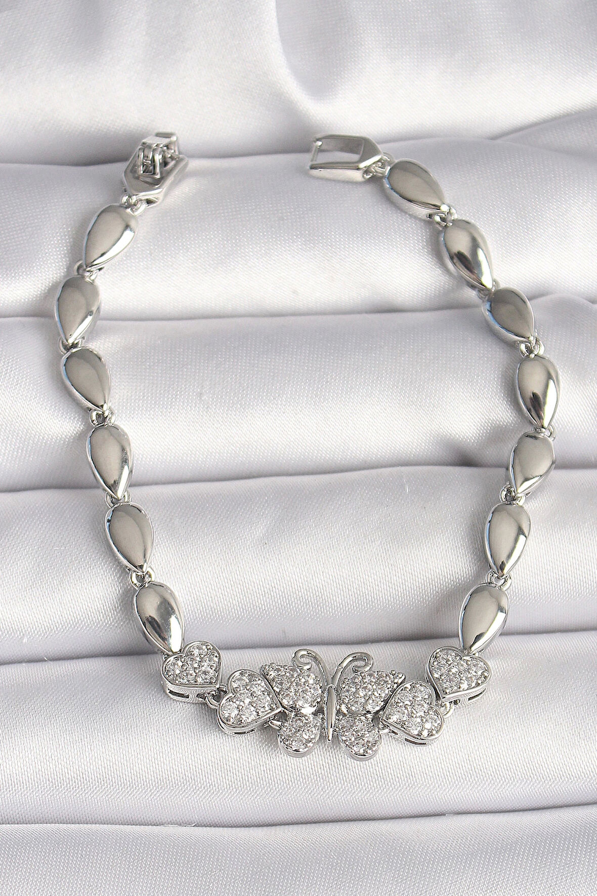 Pirinç Gümüş Renk Zirkon Taşlı Kelebek Figür Damla Zincir Model Kadın Bileklik