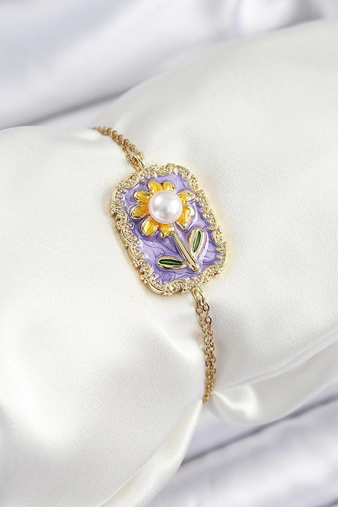 316L Çelik Zincir Mor Mineli Sanatsal Portre İnci Detaylı Papatya Model Gold Renk Kadın Bileklik
