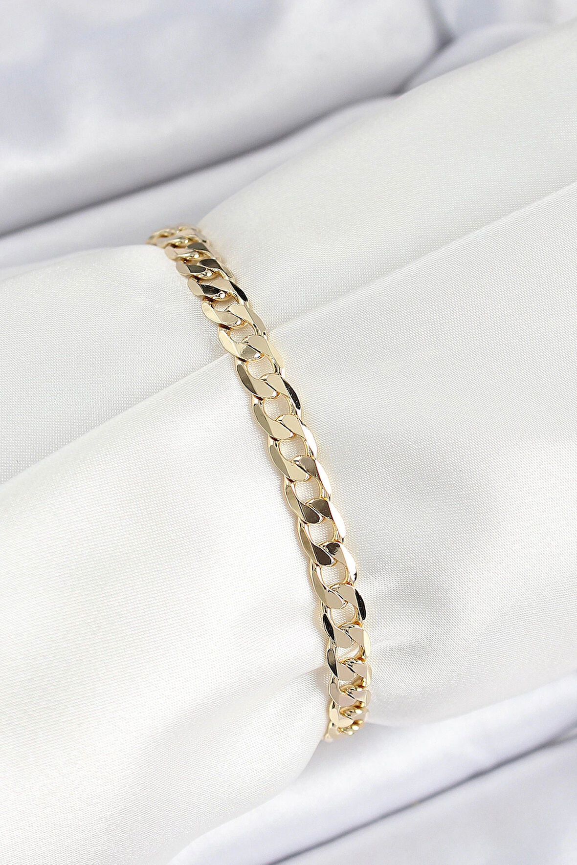 Xuping Pirinç Klasik Ezme Zincir Model Gold Renk Kadın Bileklik