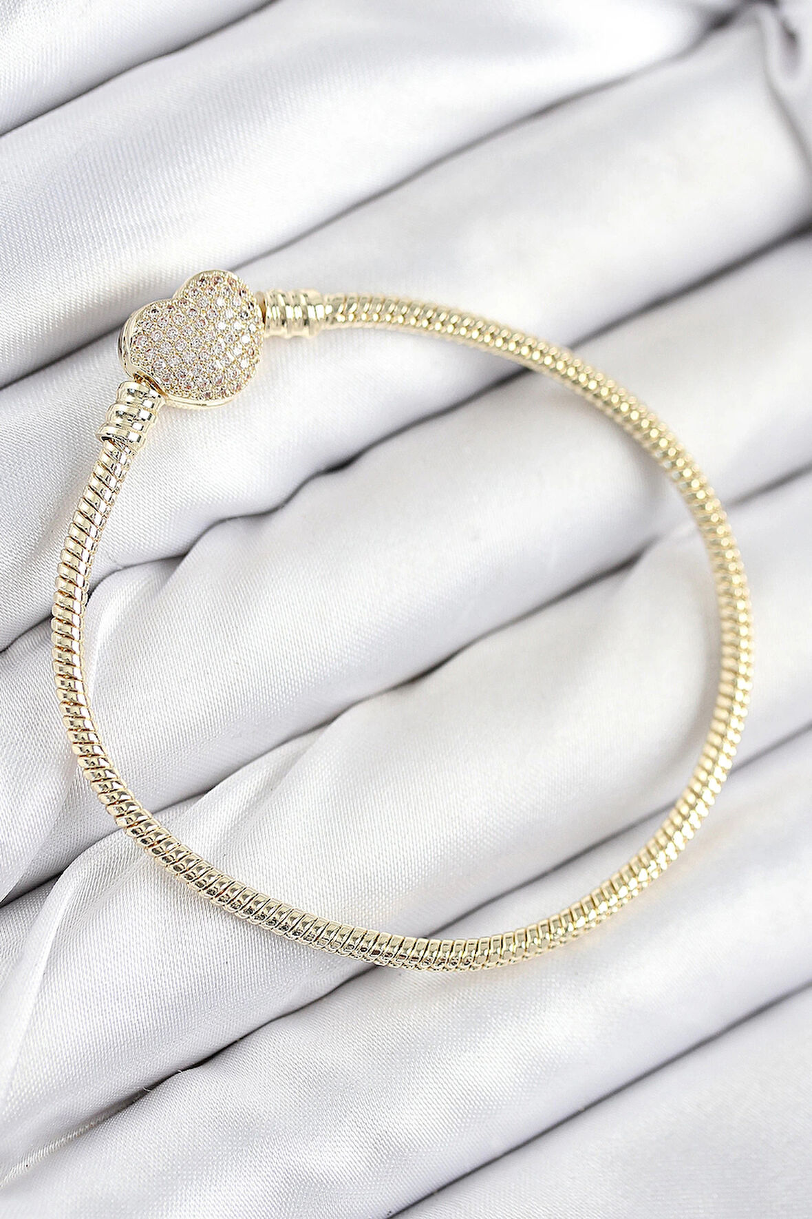 Pirinç Charm Zirkon Taşlı Kalp Model Gold Renk Kadın Bileklik