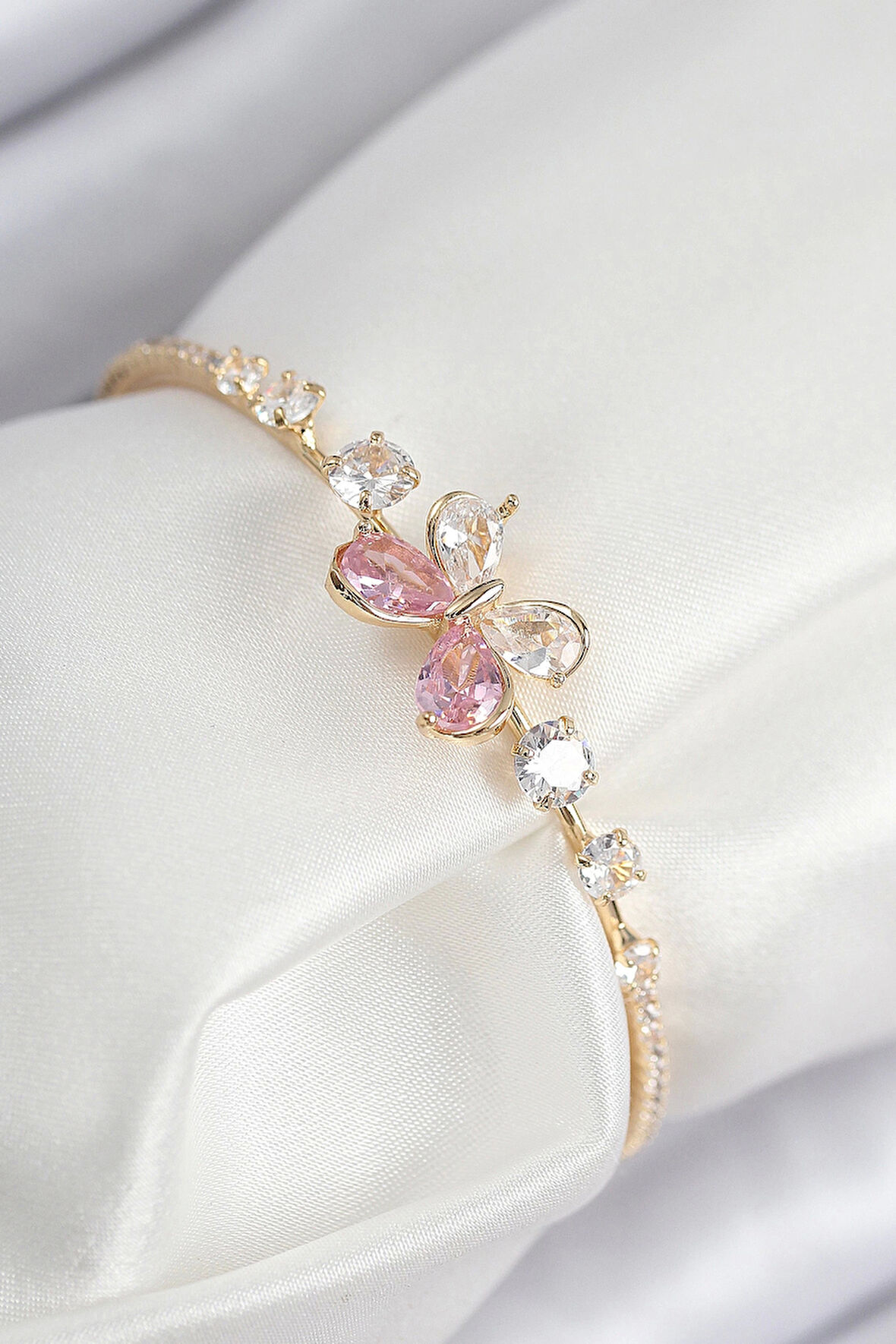 Pirinç Zirkon Taşlı Kelebek Model Gold Renk Kadın Bileklik