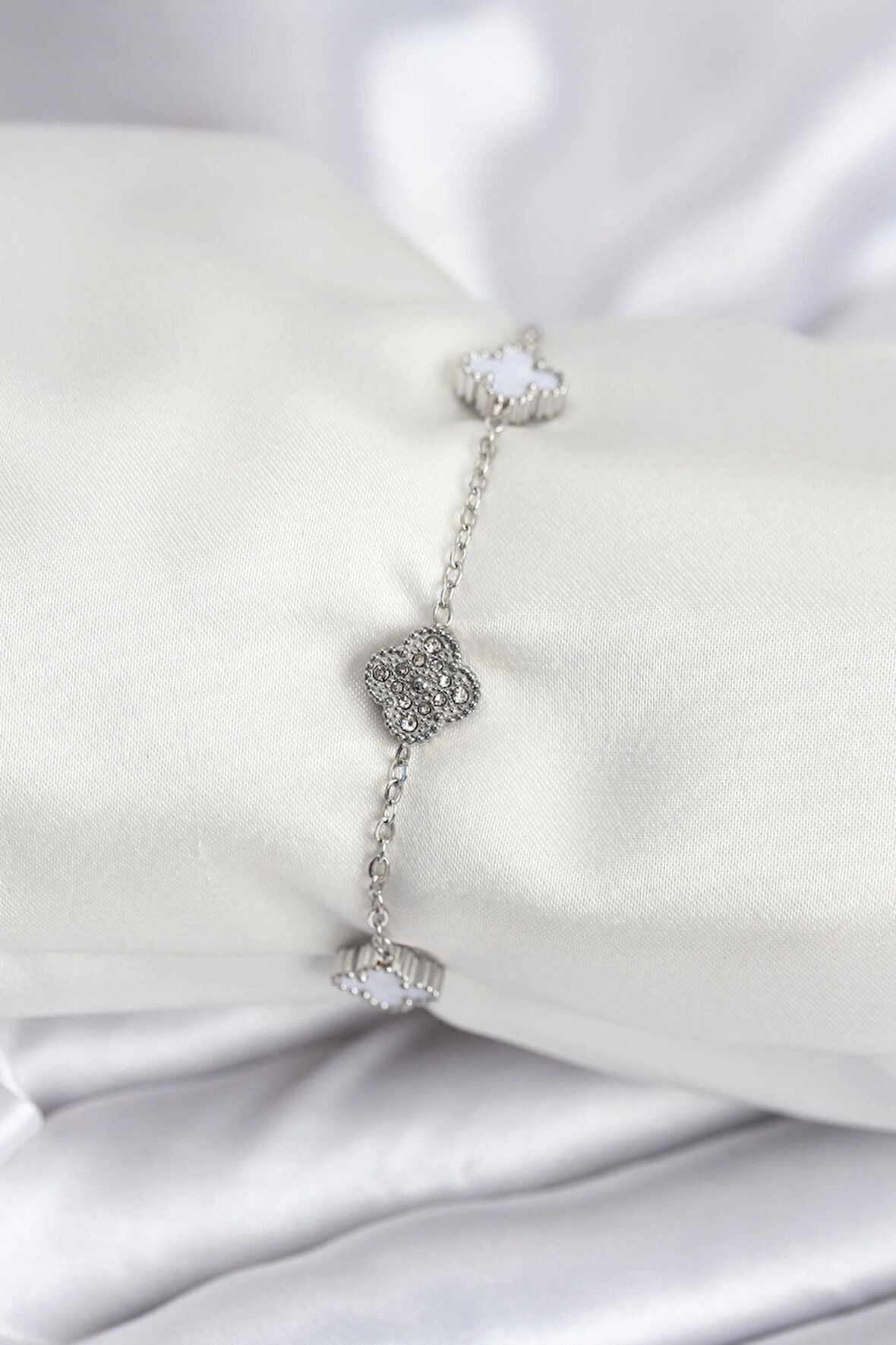 316L Çelik Gümüş Renk Beyaz ve Zirkon Taşlı Baby Boy Yonca Kadın Bileklik