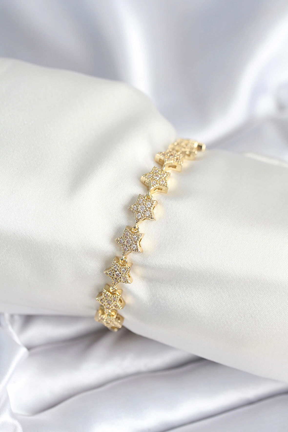 Pirinç Gold Renk Yıldız Model Kadın Bileklik
