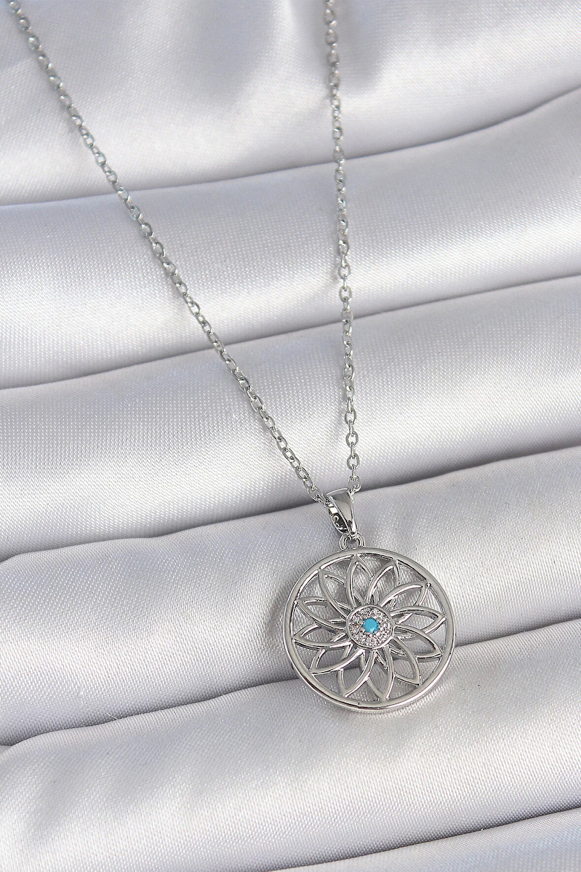 316L Çelik Gümüş Renk Zincir Mavi Taşlı Lotus Model Kadın Kolye