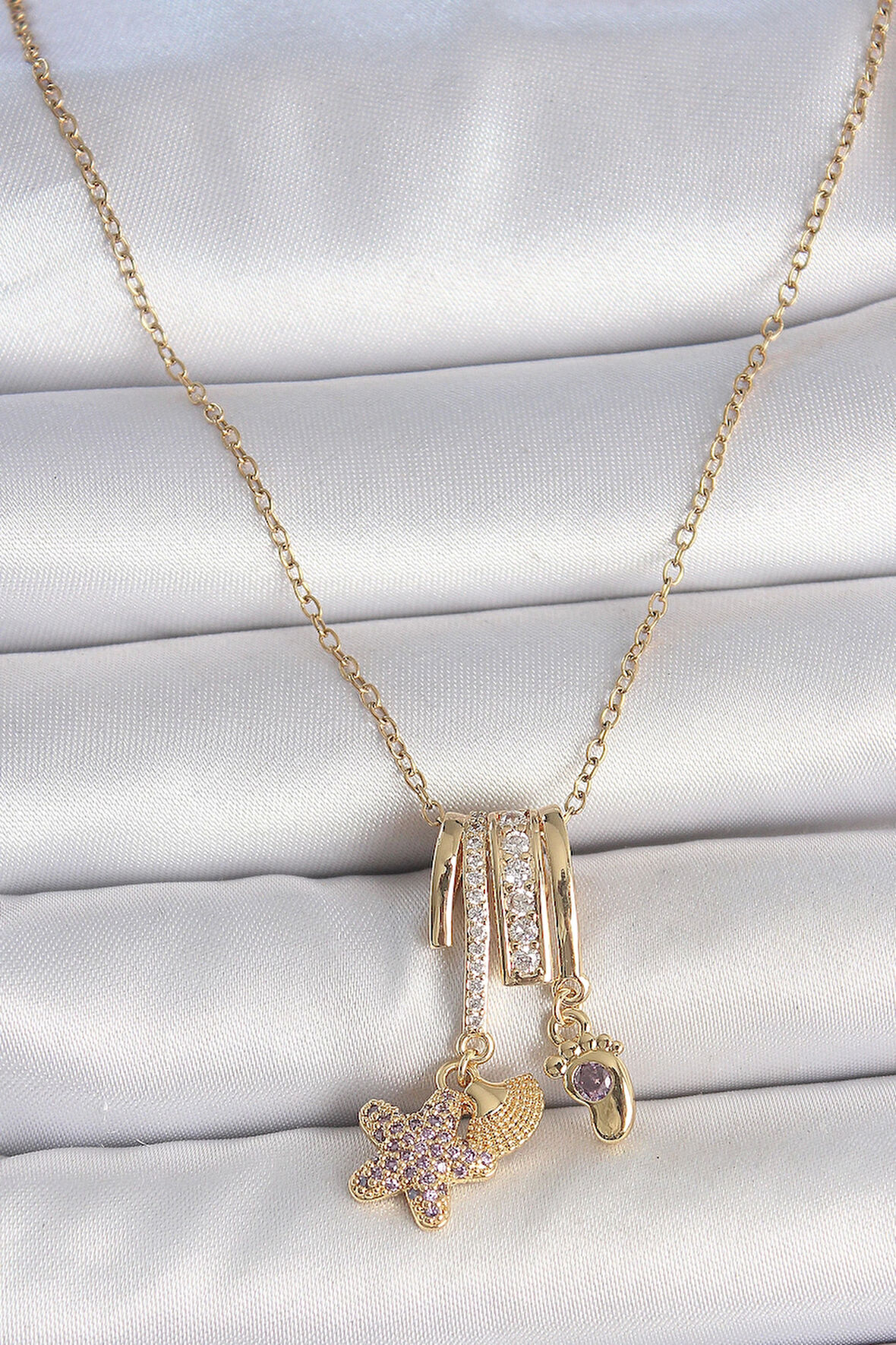 316L Çelik Gold Renk Sallantı Zirkon Taşlı Mor Taşlı Ayıcık Figür Charm Kadın Kolye