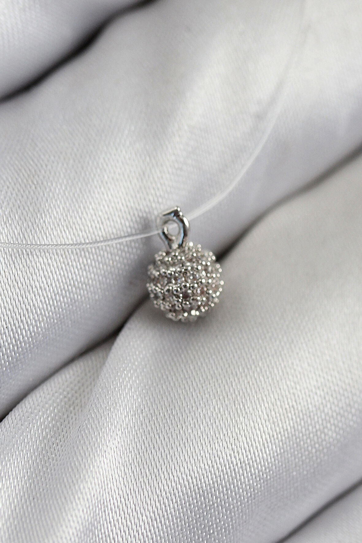 Misineli Topcuk Model Gümüş Renk Hayalet Kolye