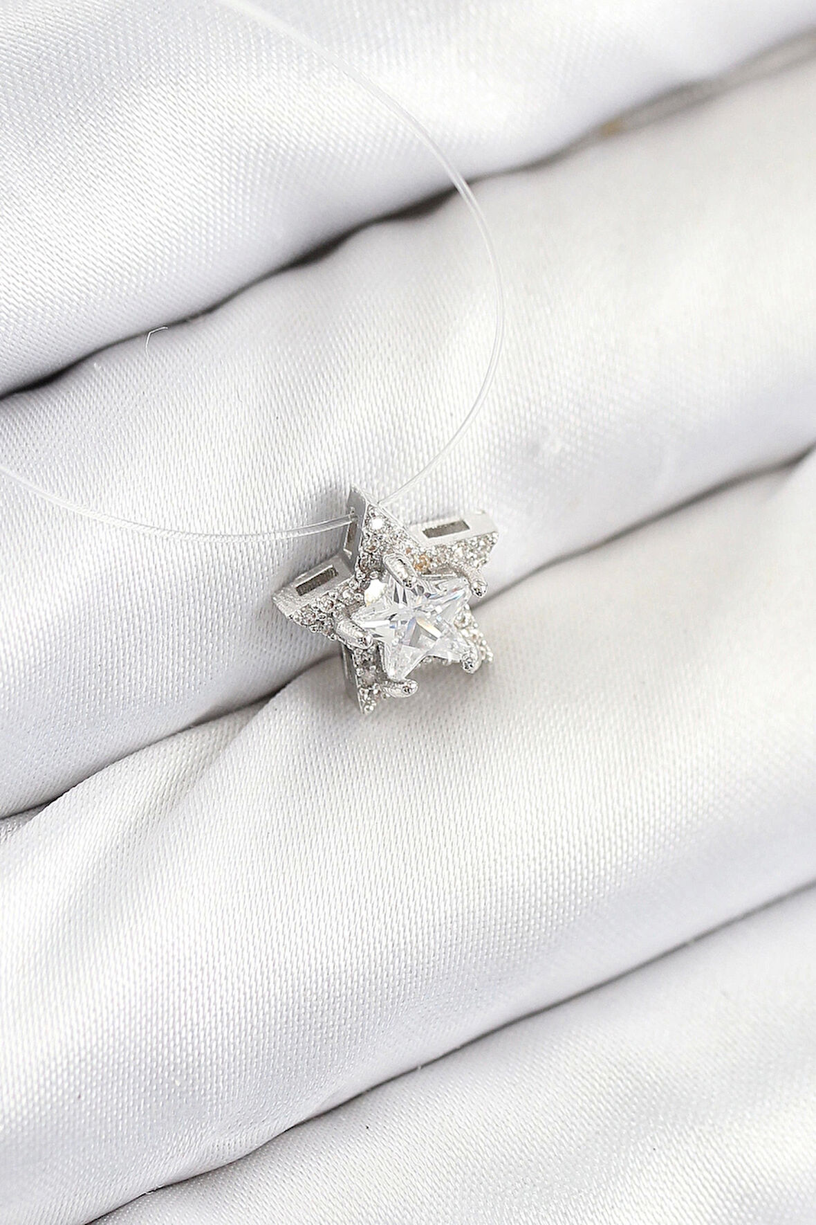 Misineli Yıldız Model Gümüş Renk Hayalet Kolye