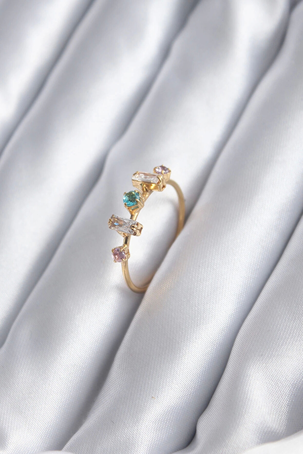 Gold Renk Zirkon Taşlı Renkli Zirkon Taşlı Kadın Yüzük