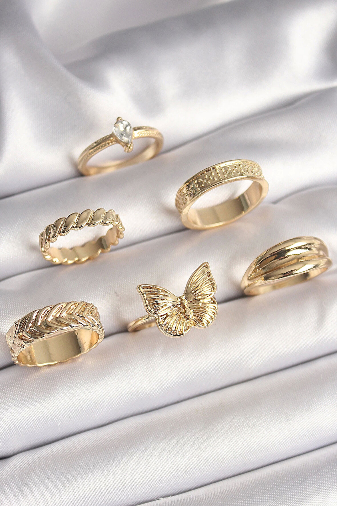 Pirinç Gold Renk Zirkon Taşlı İşleme Detaylı Kelebek Figürlü 6'Lı Kadın Yüzük Seti
