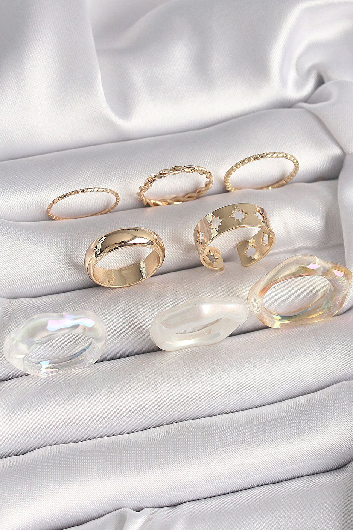Pirinç Gold Renk Beyaz Akrilik Plastik Modek Kutup Yıldız İşleme Detay Kadın Yüzük Kombini