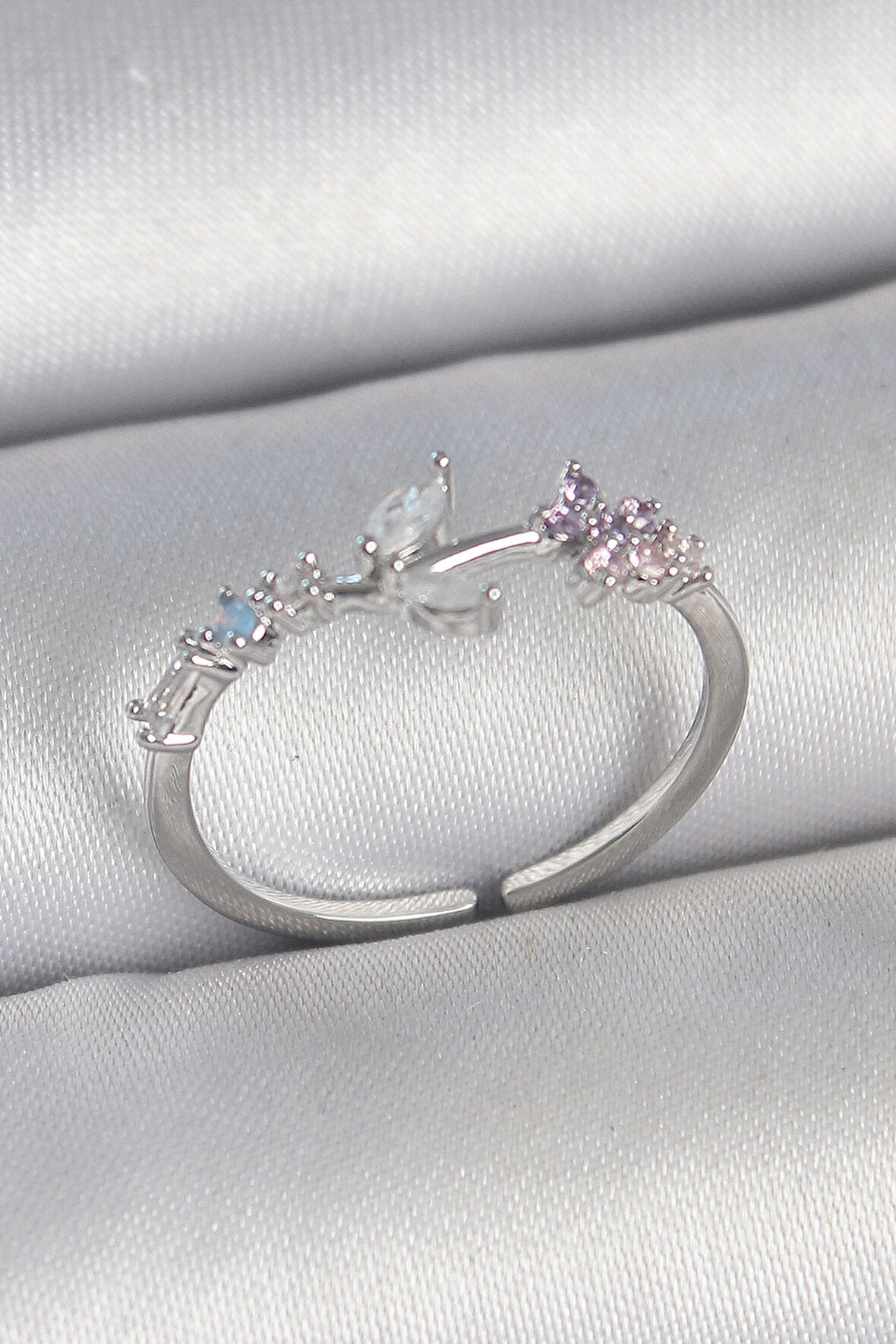 Pirinç Gümüş Renk Zirkon Taşlı Çiçek Model Ayarlanabilir Kadın Yüzük