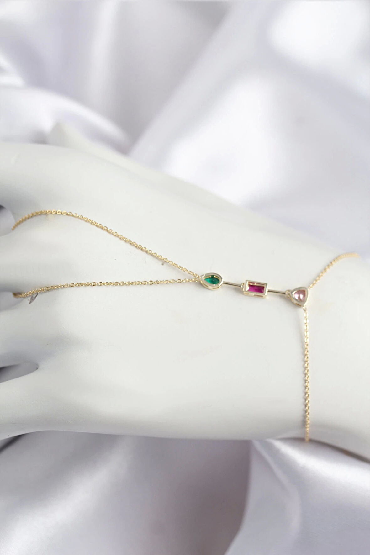 Pirinç Renkli Zirkon Taşlı Model Gold Renk Şahmeran