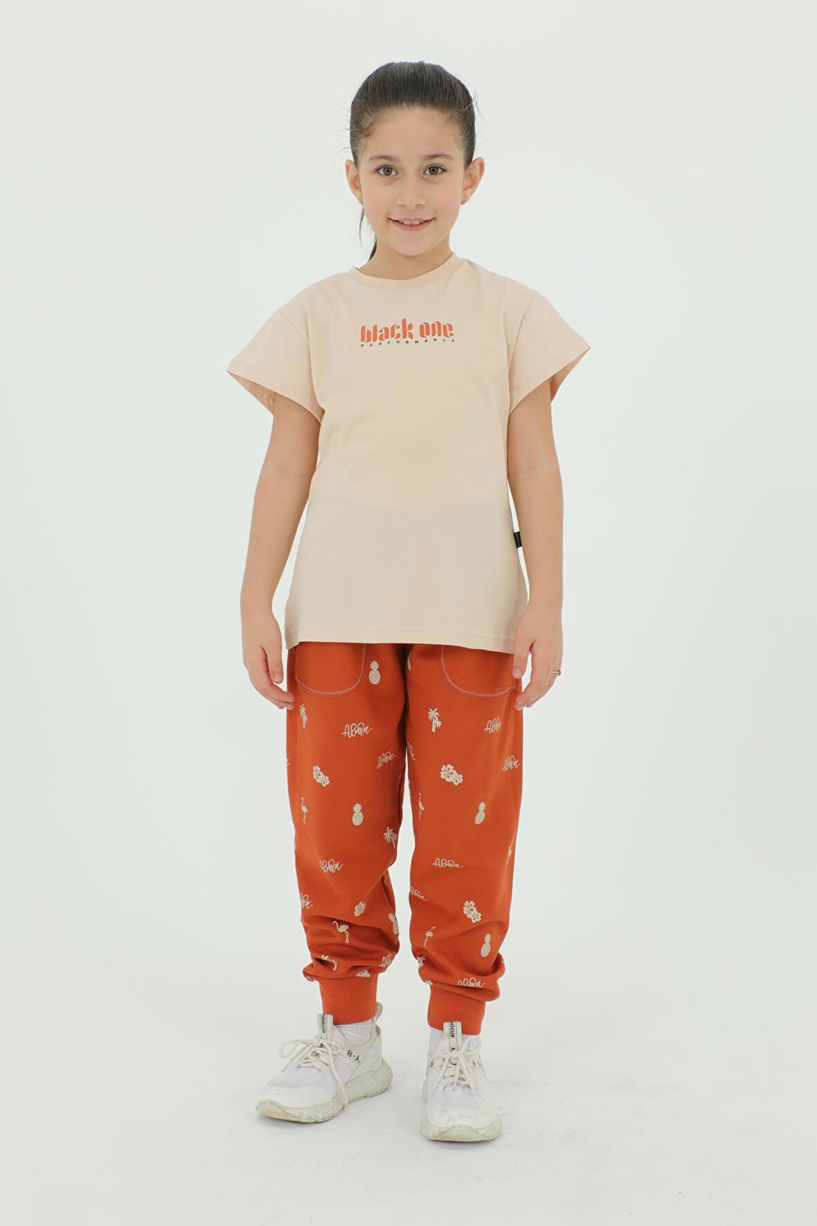 Bisiklet Yaka Kız Çocuk Baskı Detaylı t-shirt Ve Eşofman Takımı