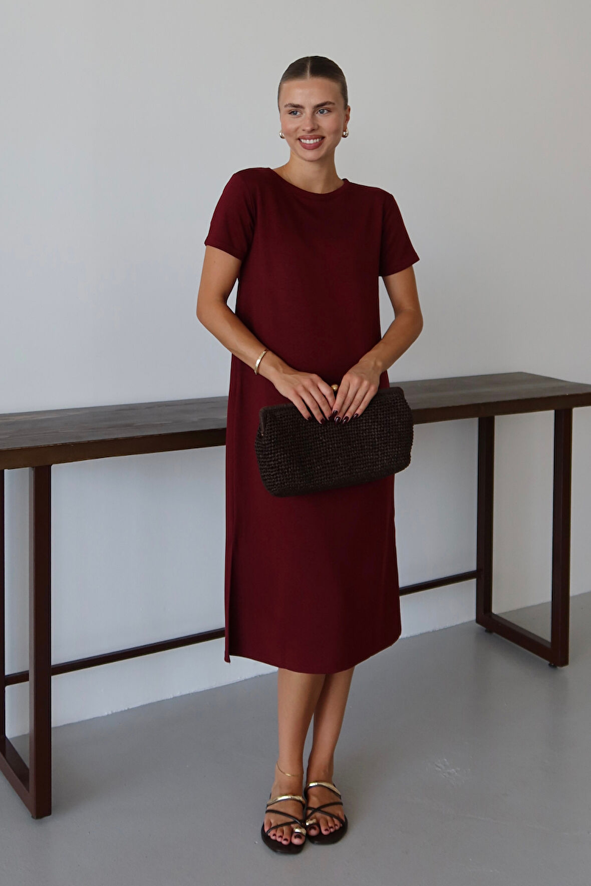 Balenbi Kadın Modal Kumaş Yarım Kol Yırtmaçlı Diz Altı Elbise 1100