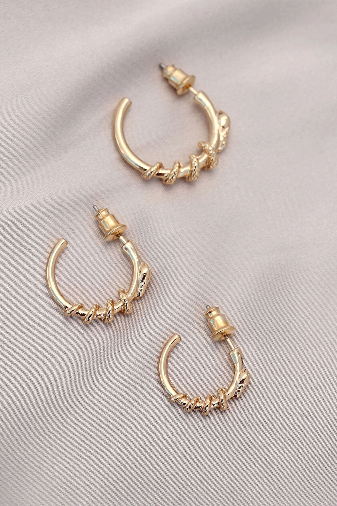Yılan Tasarımlı Halka Model Gold Metal Küpe Seti
