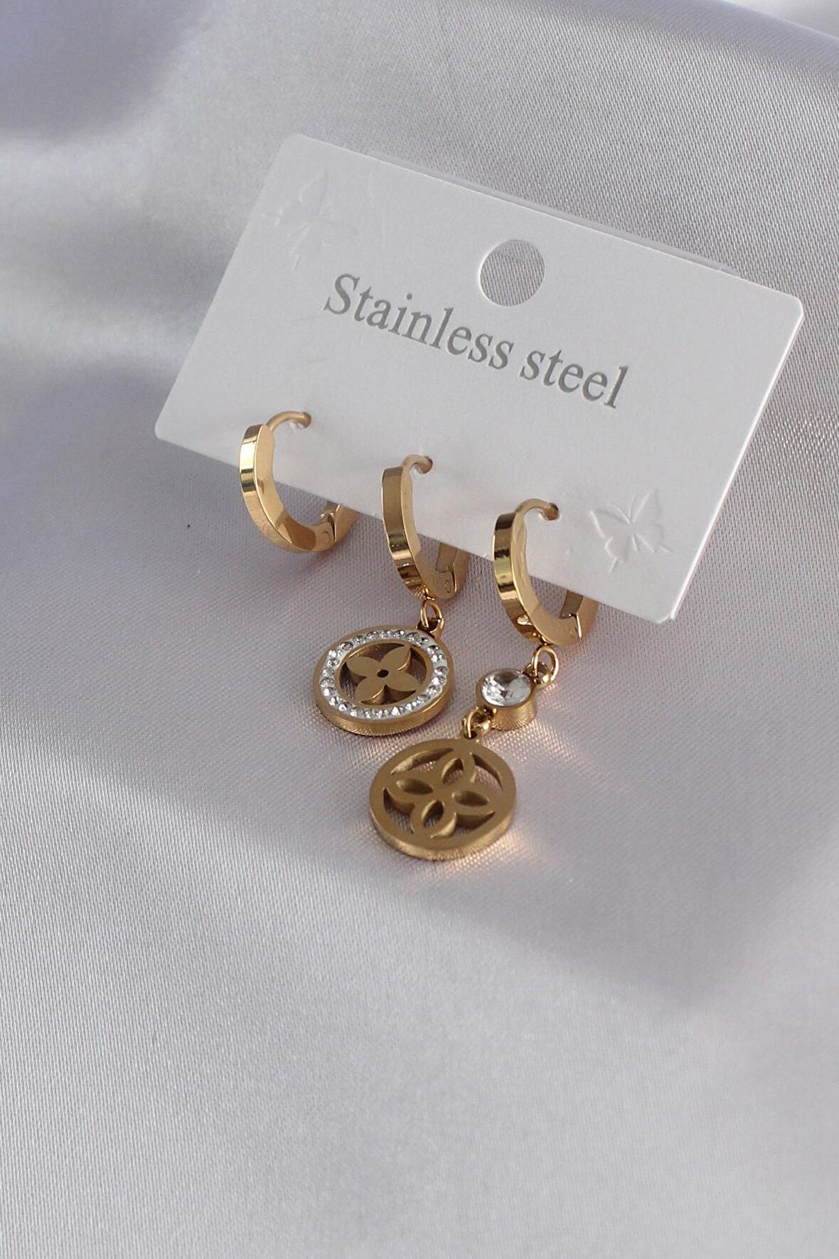 316L Çelik Gold Renk Çiçek Model Zirkon Taş Detay Kadın Küpe Kombini