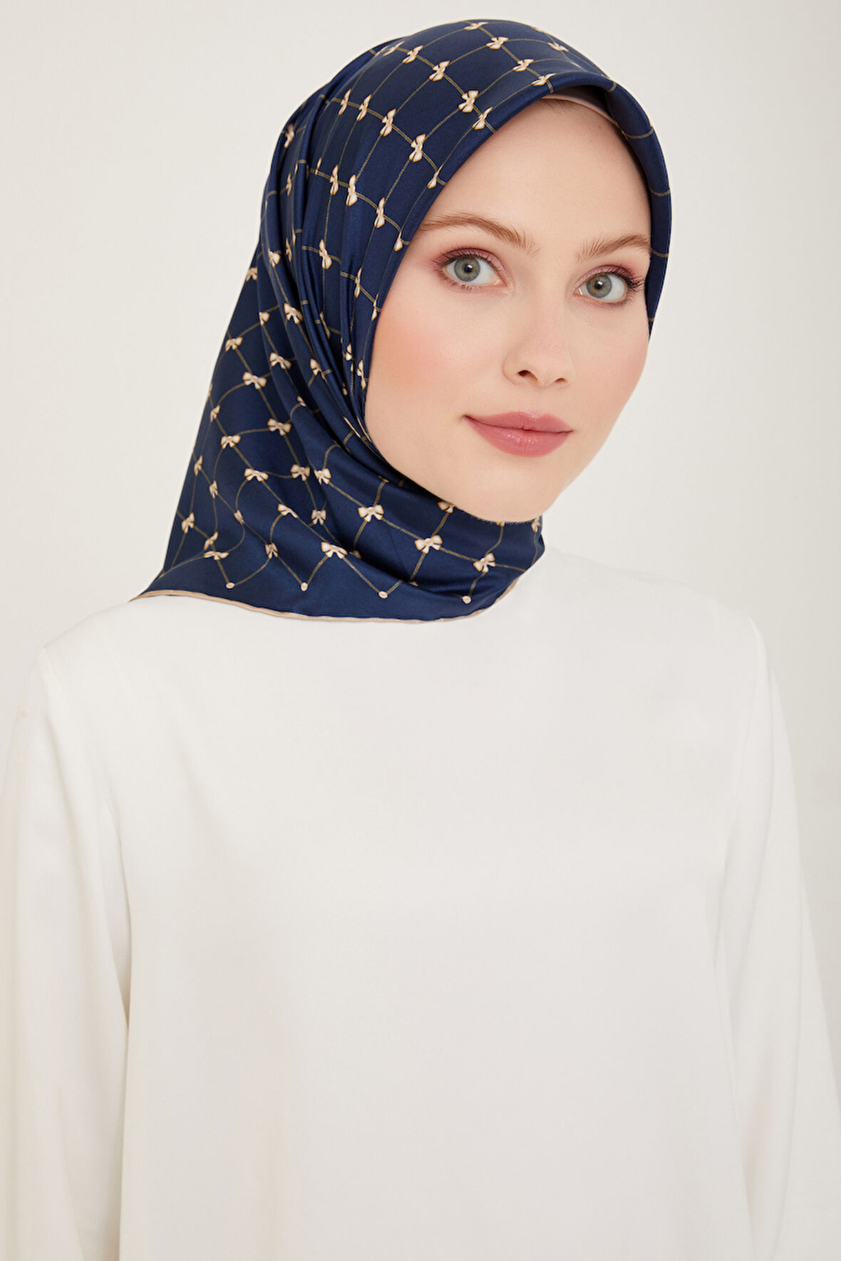 Belli Twill İpek Eşarp 4006D