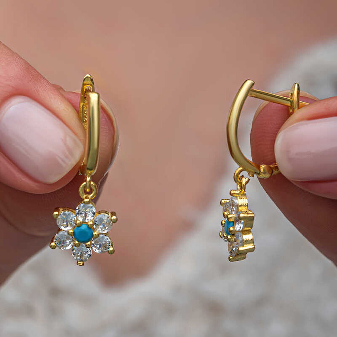 BlackCraft Gümüş Mavi Taşlı Gold Çiçek Kadın Küpe (BC-22D75D)