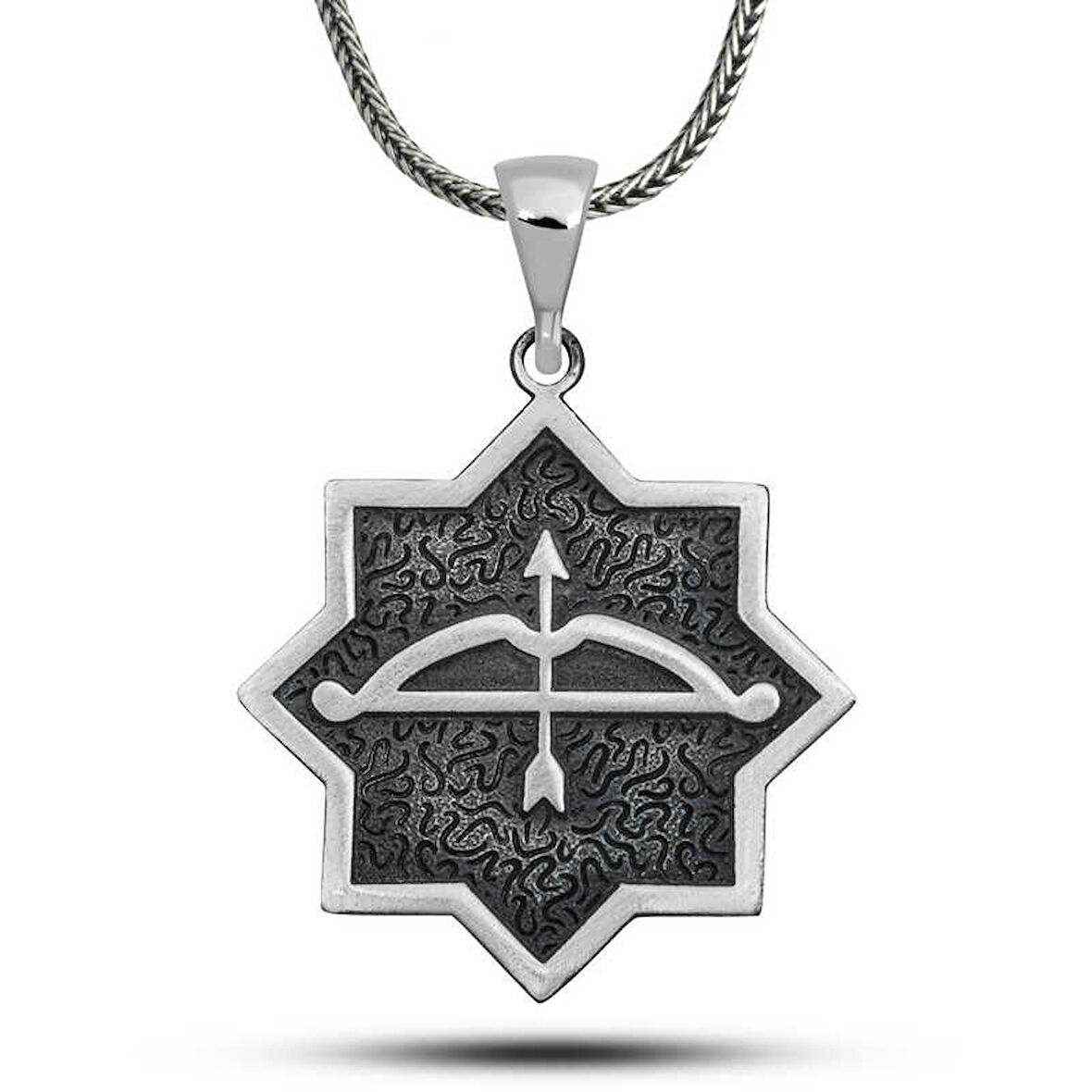 BlackCraft ​Gümüş Ok Yay İşlemeli Sekizgen Tasarım Kolye (BC-5554F0)