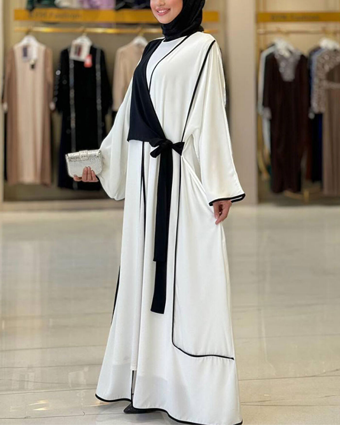 Önden Bağlama Detaylı Medine İpeği Abaya