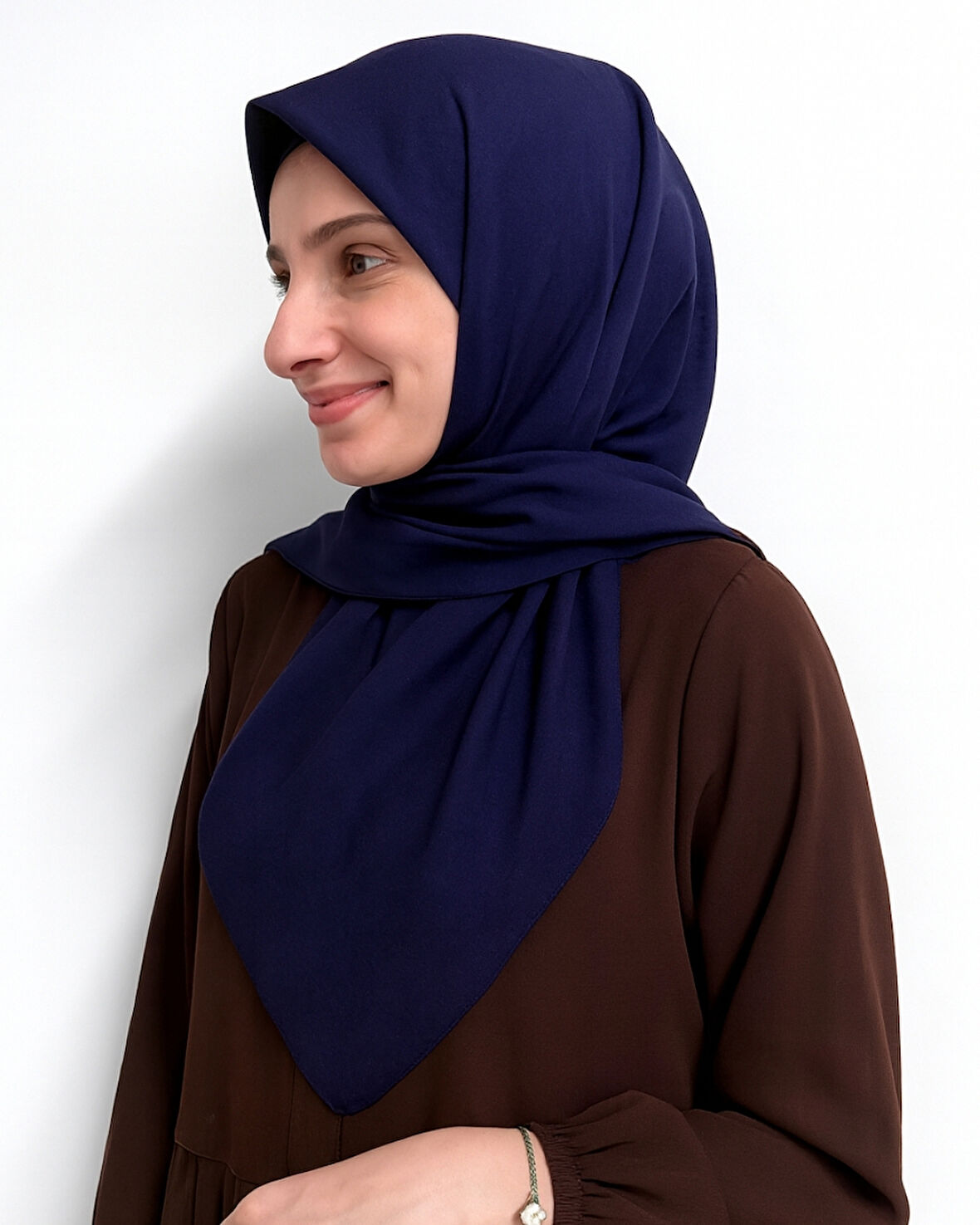 Denim Kare Eşarp– Kaymaz, Rahat ve Şık Kullanım
