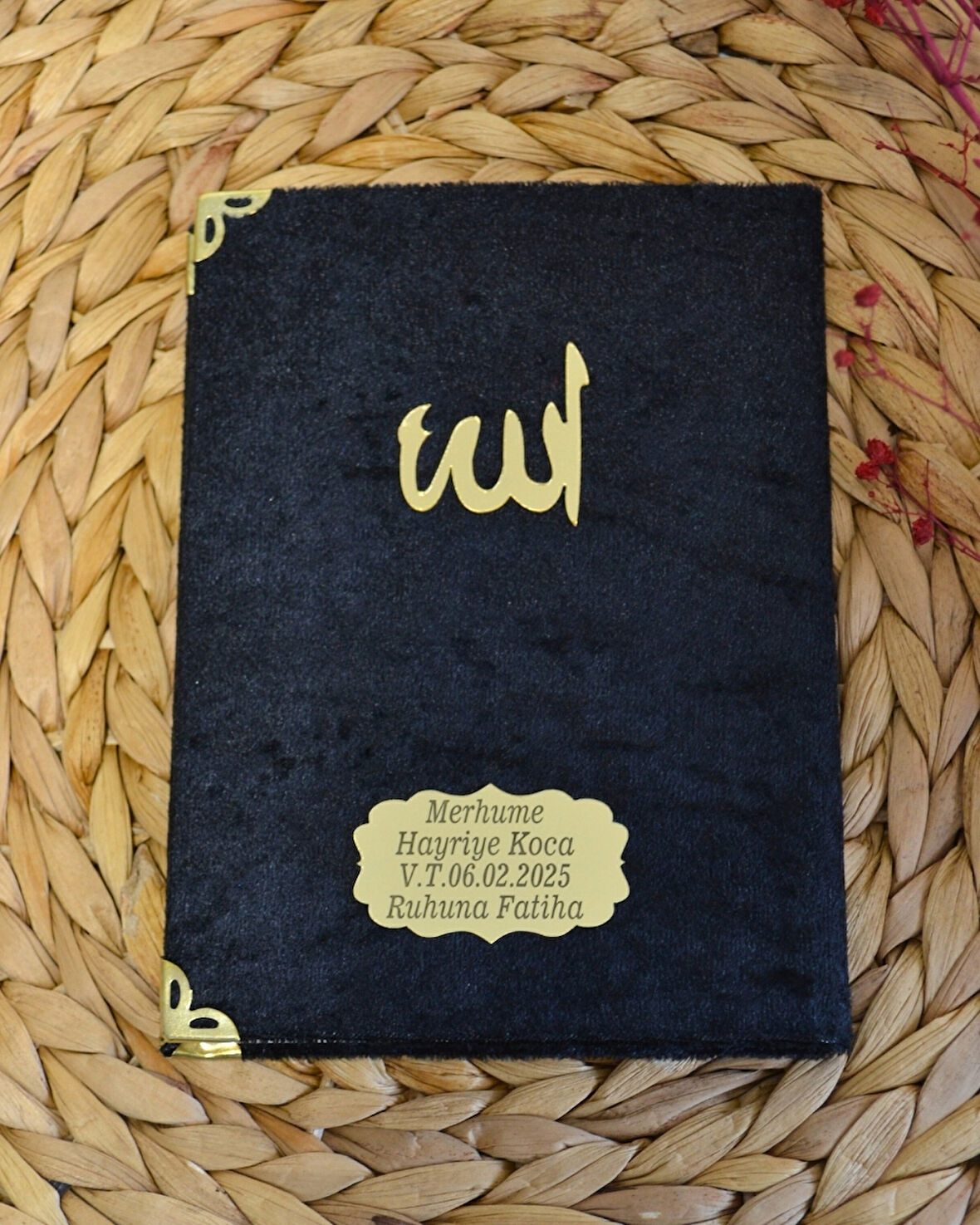 Kişiye Özel Pleksi İsimli Kadife Yasin Kitabı – 128 Sayfa