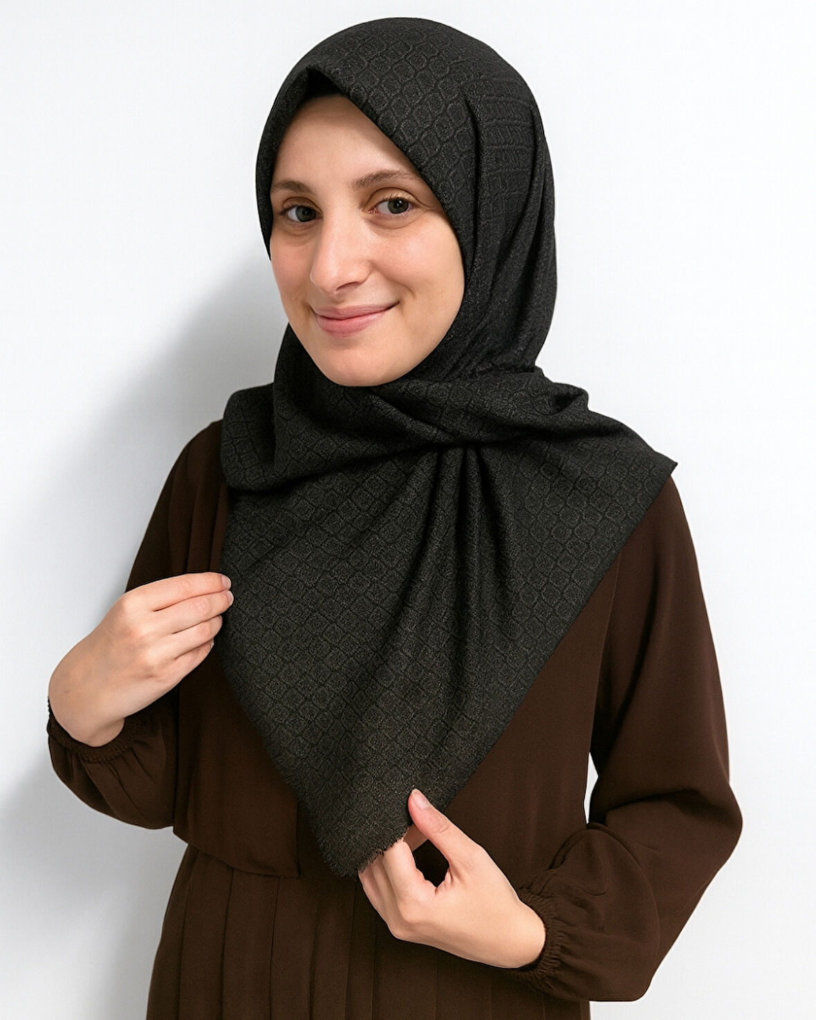 Desenli Denim Eşarp – 95x95 cm, Kaymaz, Dört Mevsim Kullanıma Uygun