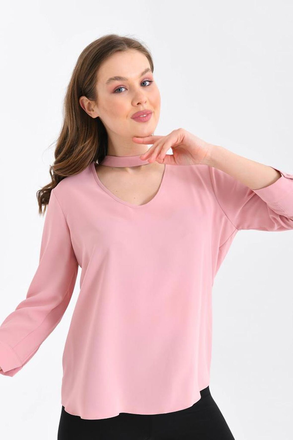 V Yaka Boyun Detaylı Pudra Kadın Bluz