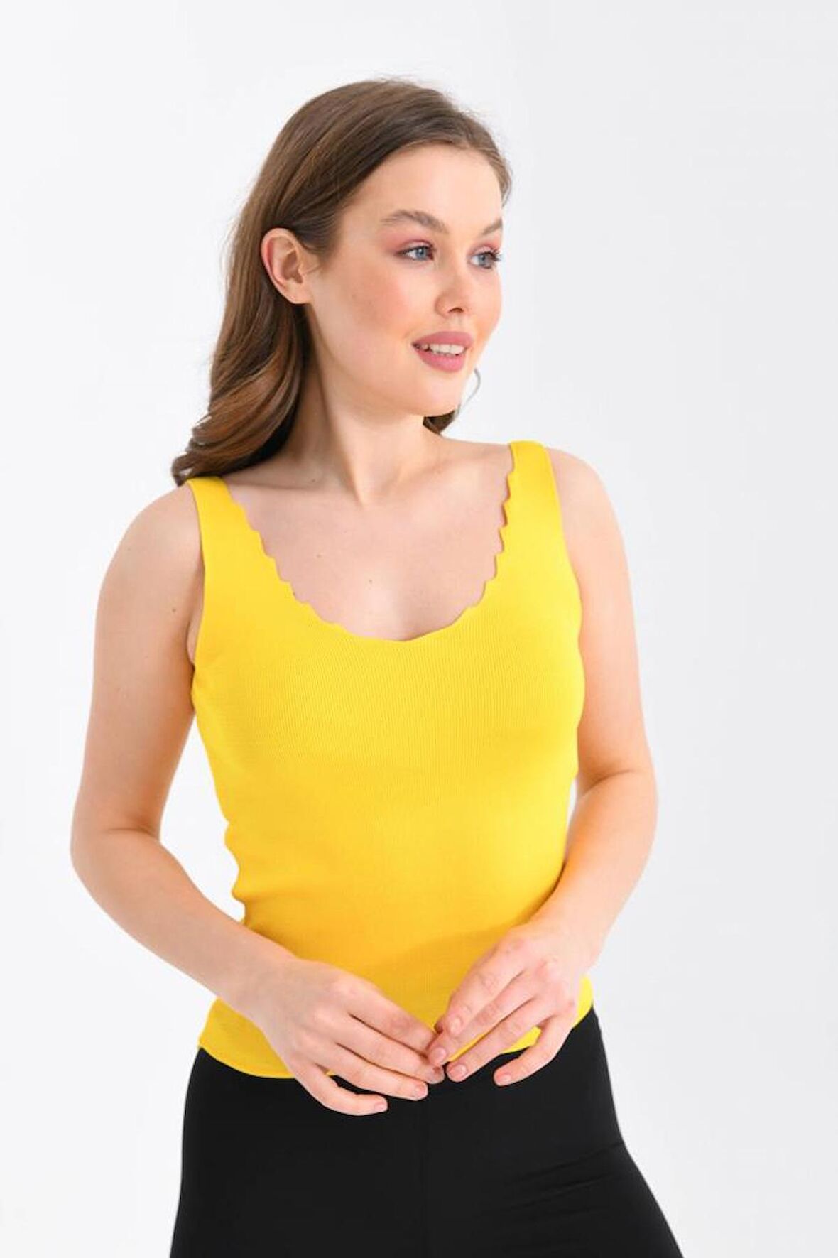 Askılı Merdiven Desenli Kadın Sarı Crop Triko Bluz
