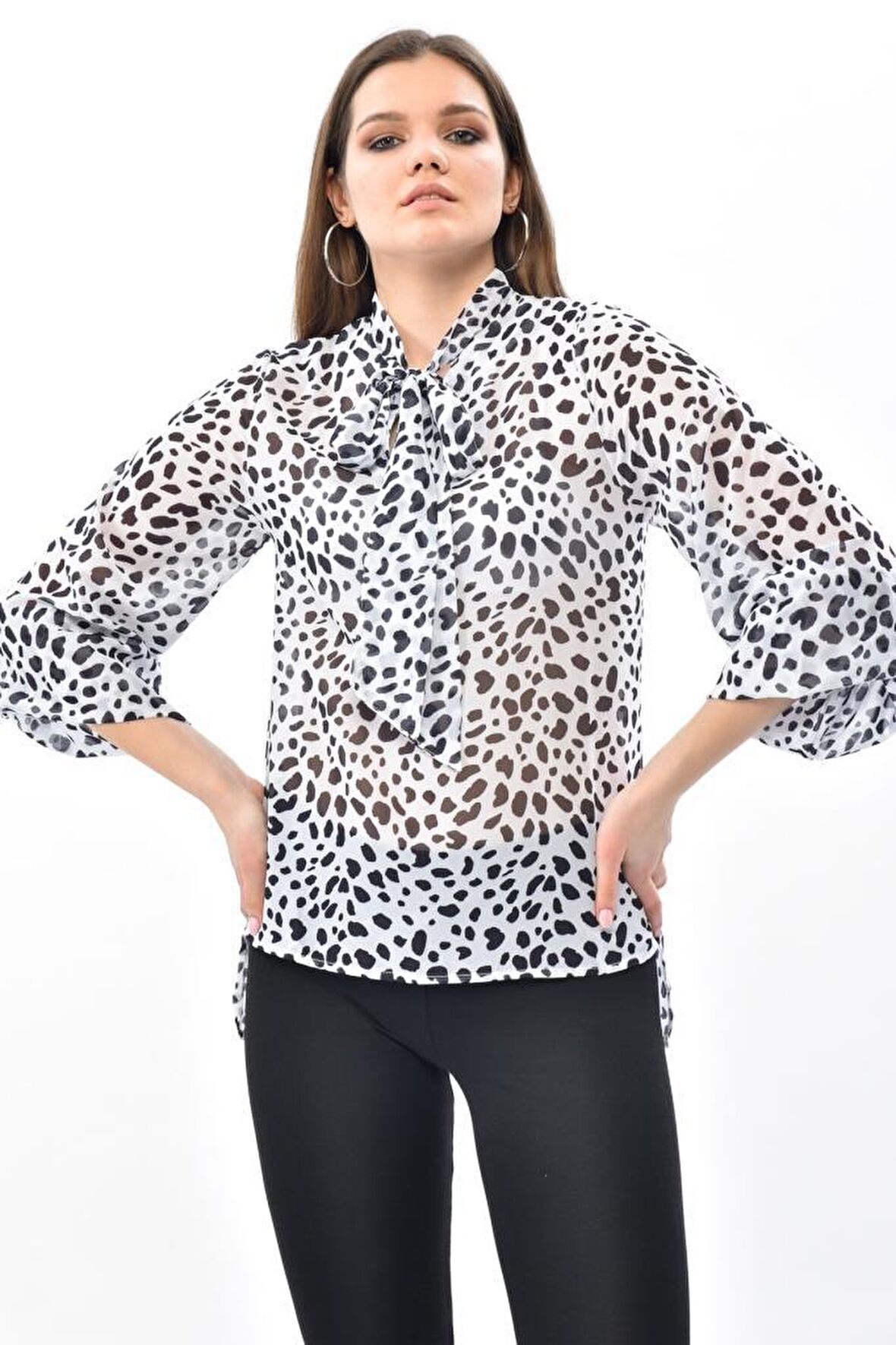 Modkofoni Uzun Karpuz Kollu Zebra Desenli Beyaz Kadın Bluz
