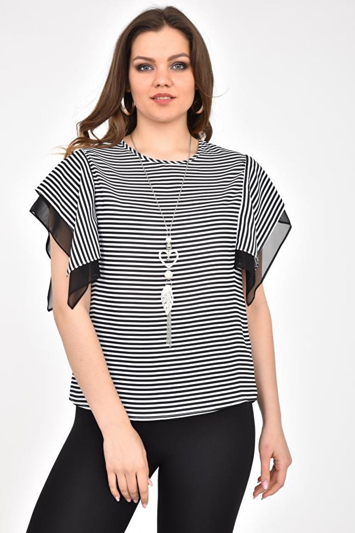Modkofoni Bisiklet Yaka Takı ve Çizgili Kısa Kollu Siyah Kadın Bluz