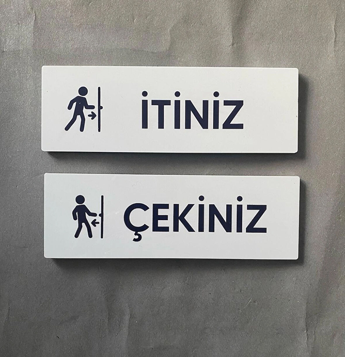 Beyaz Minimal Seri İtiniz-Çekiniz Kapı Uyarı Levhası