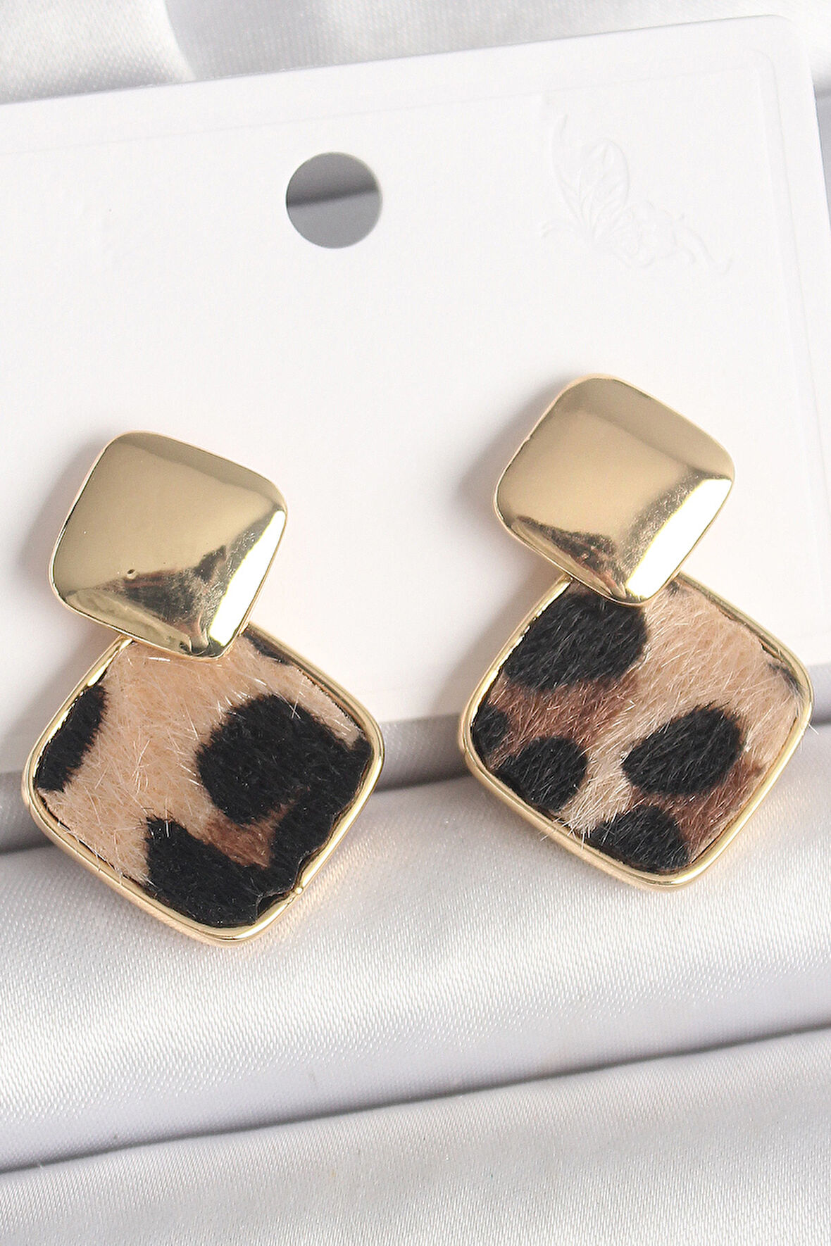 Pirinç Gold Renk Sallant Kare Leopar Desen Model Kadın Küpe - TJ-BKP10341