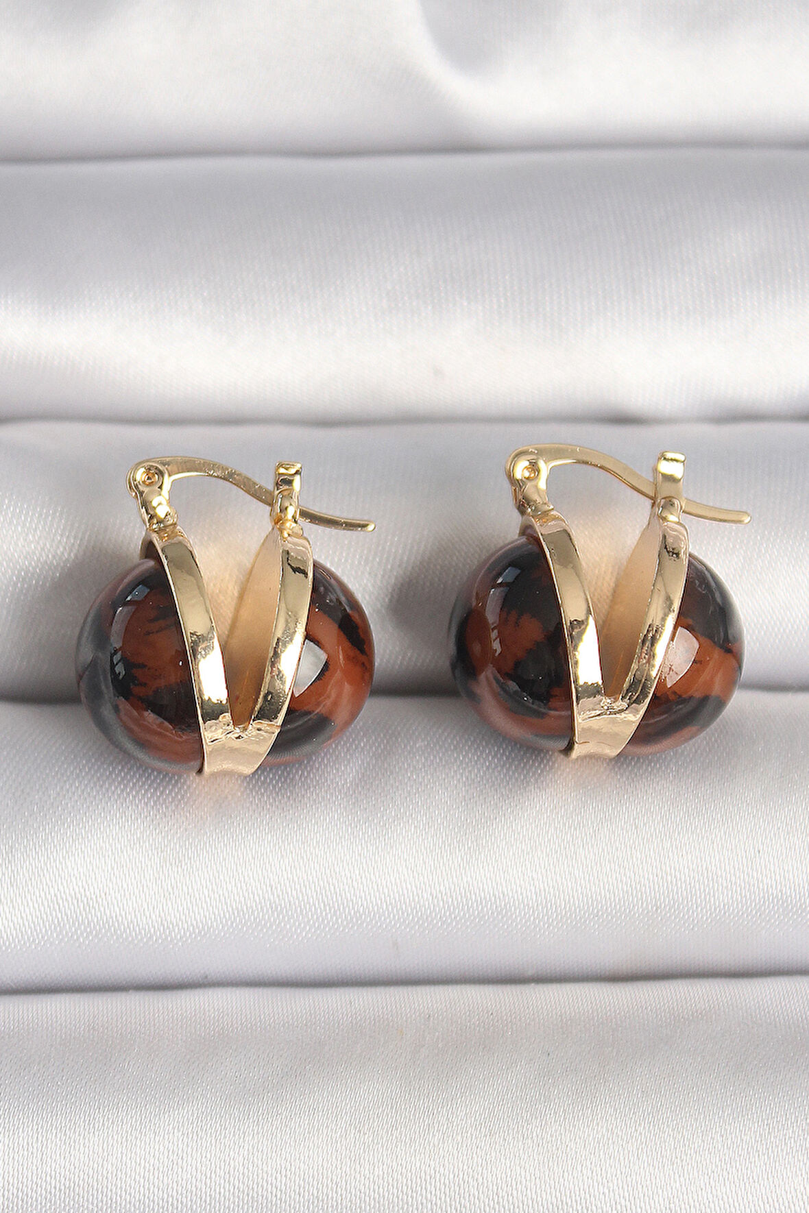 Pirinç Gold Renk Leopar Desen 3D Daire Model Kadın Küpe - TJ-BKP10348