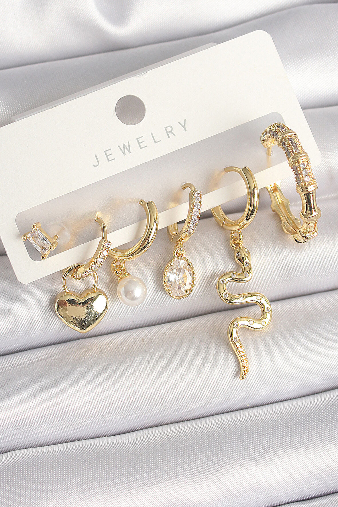 Pirinç Gold Renk Sallantı Yılan Model Zirkon Taşlı Halka Kilit Kalp Detay Kadın Küpe Seti - TJ-BKP10369